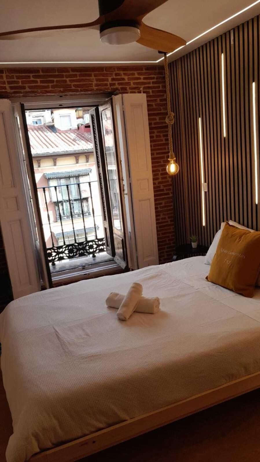 Apartamentos Preciados Мадрид Номер фото